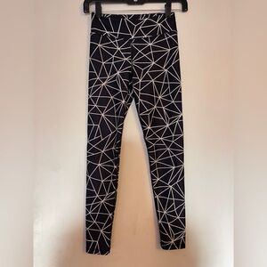 DSG Black and White Geometric Leggings Size‎ M